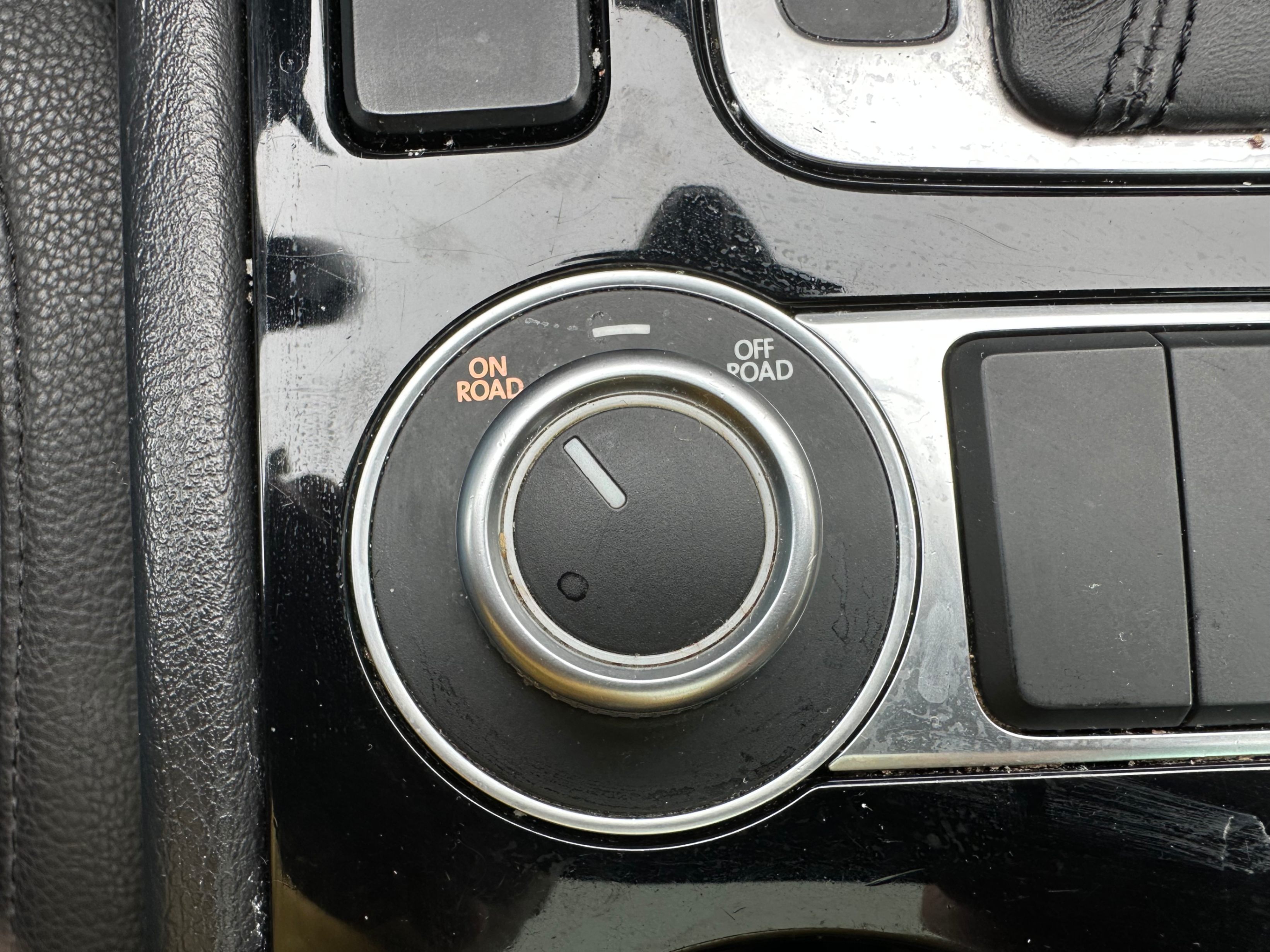 /yarafinecars/2015-Volkswagen-Touareg-41672463298809603.jpg