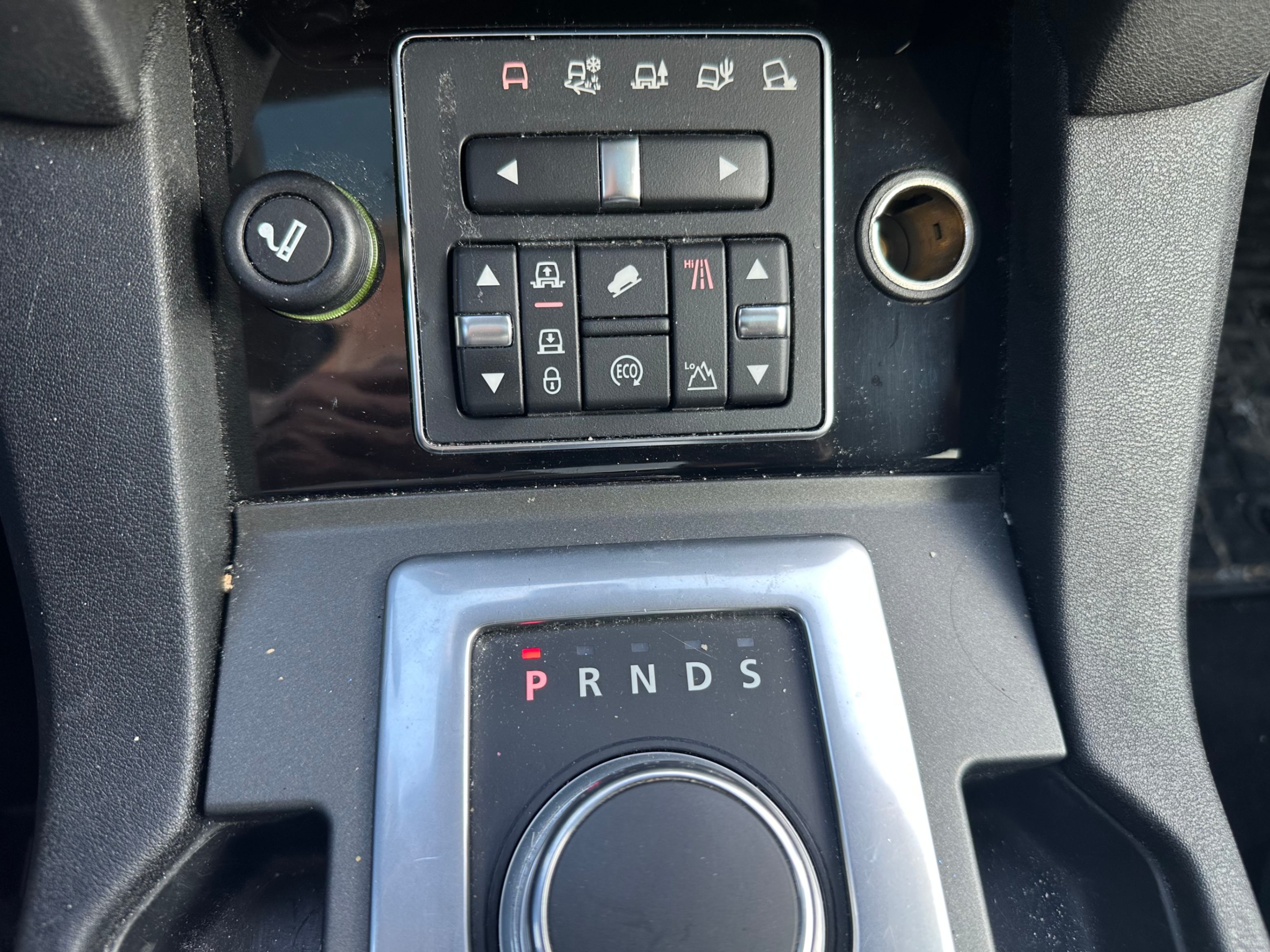 /yarafinecars/2016-LandRover-LR4-7952044154357762.jpg