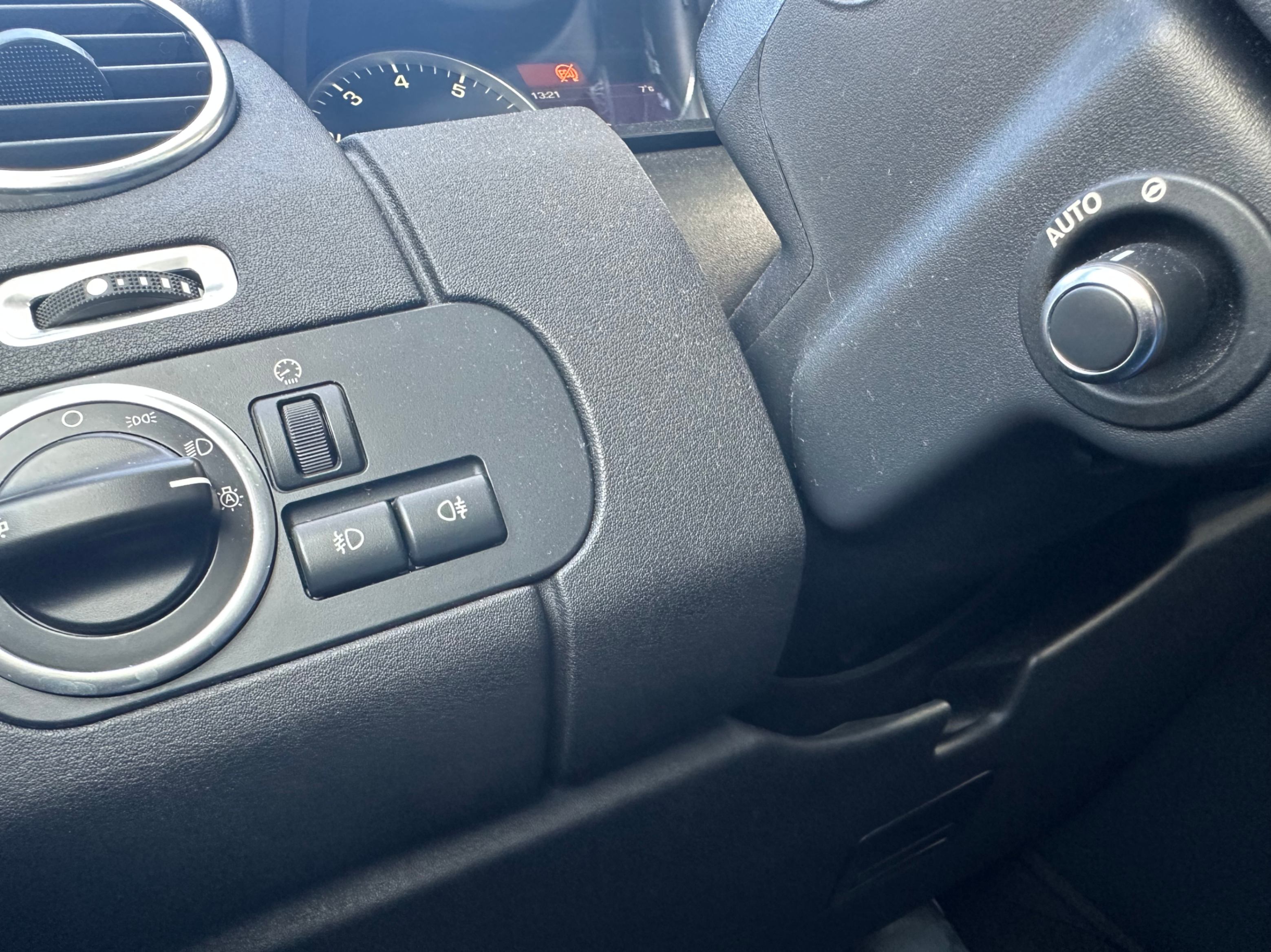 /yarafinecars/2016-LandRover-LR4-8673441982792172.jpg