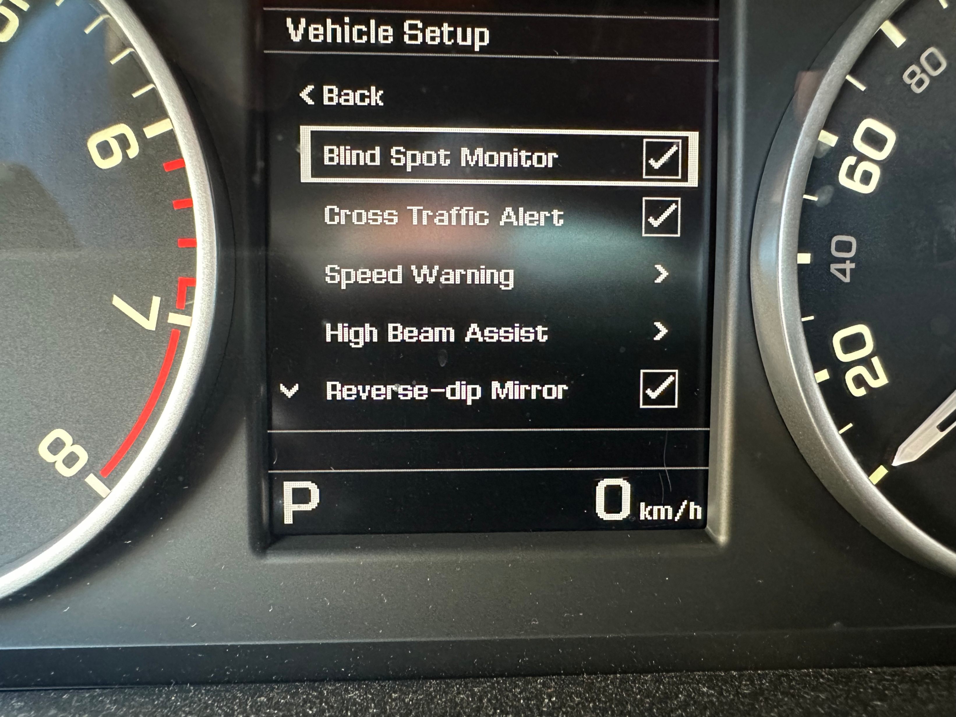 /yarafinecars/2016-LandRover-LR4-9281640605665806.jpg