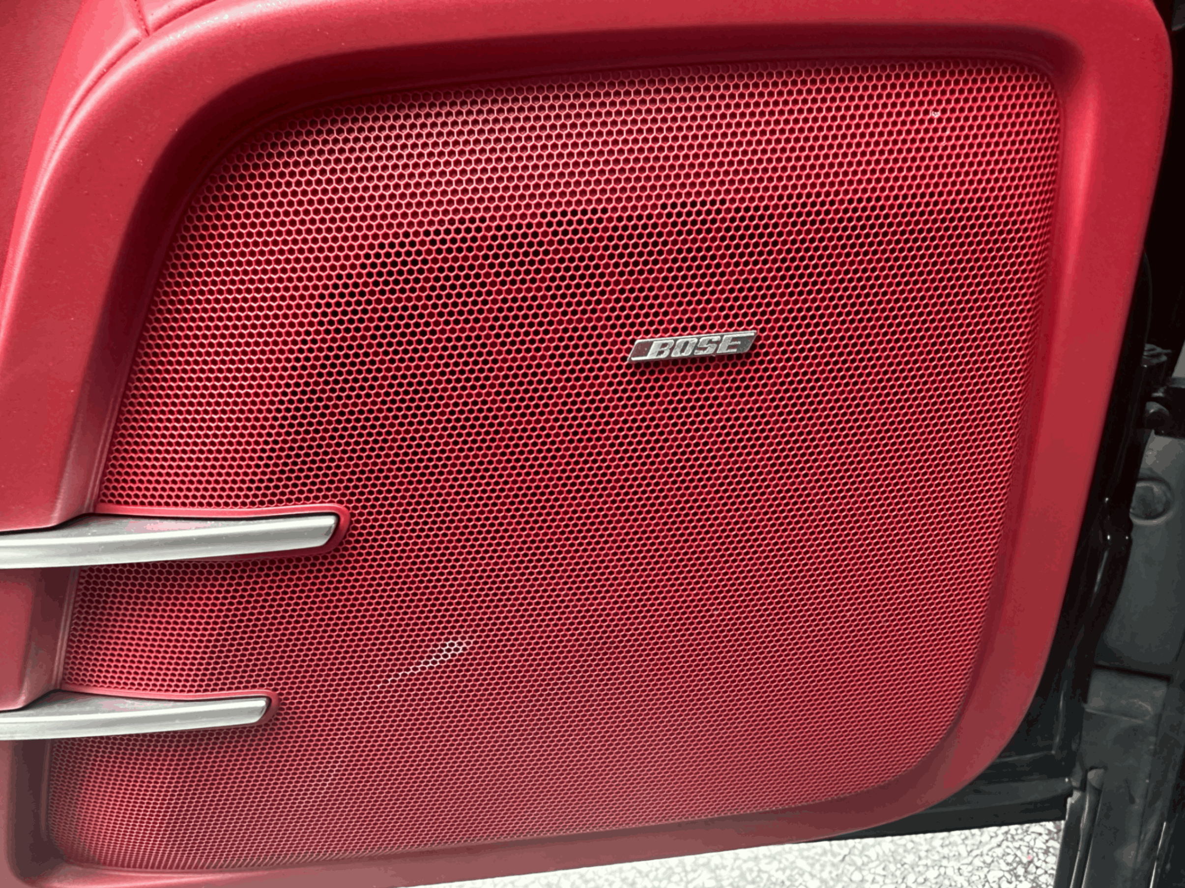 /yarafinecars/2017-Porsche-Cayenne-24846182666510885.jpg