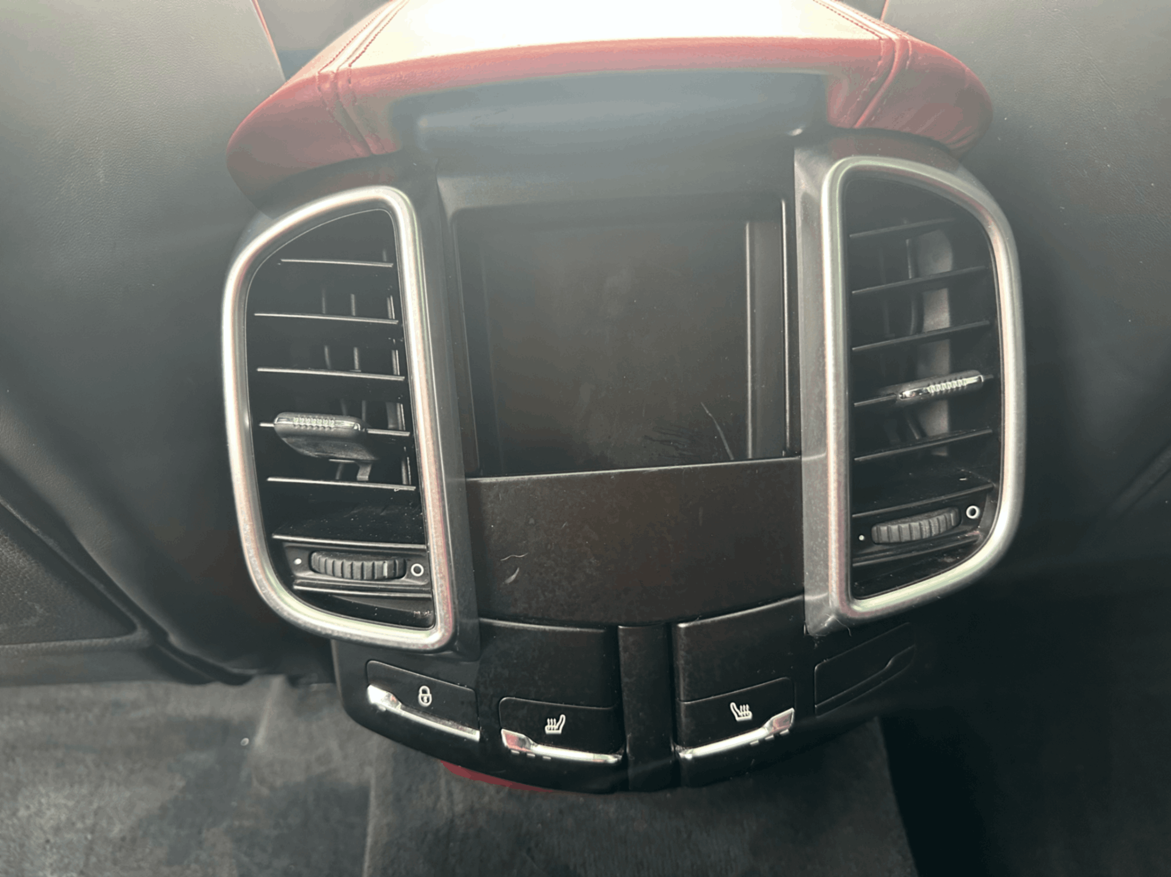 /yarafinecars/2017-Porsche-Cayenne-8249160472120658.jpg