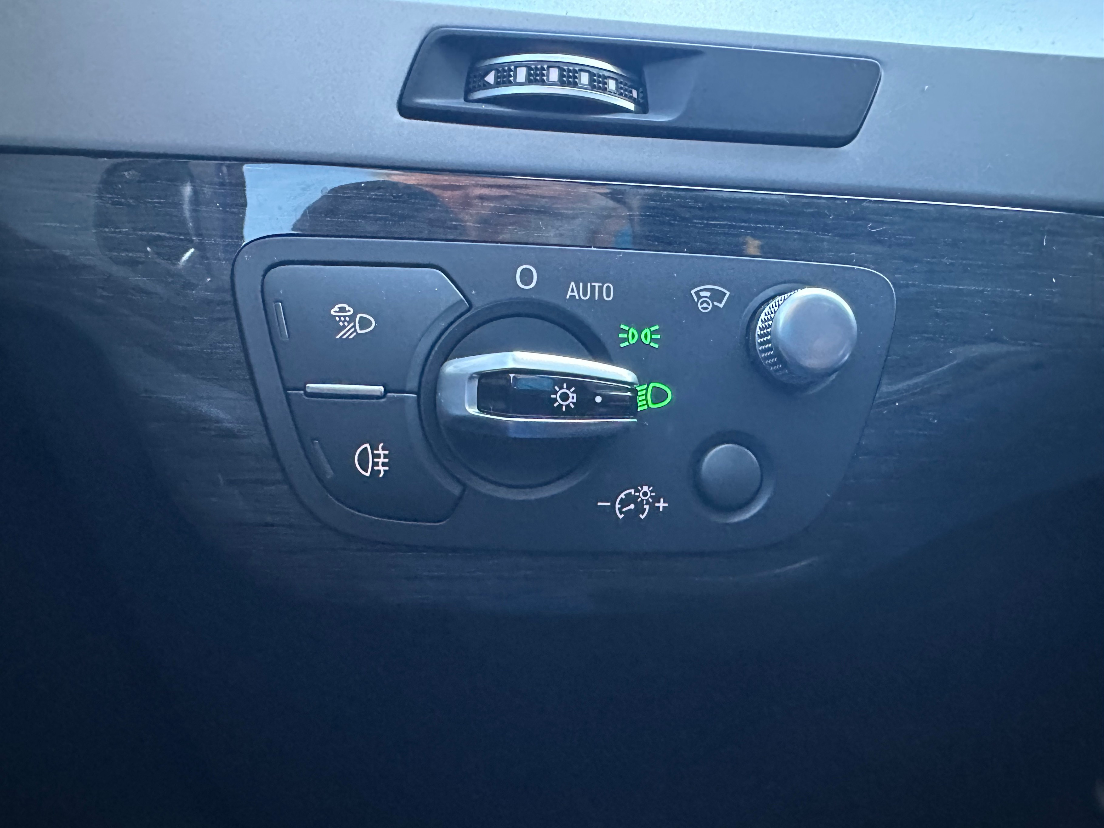 /yarafinecars/2018-Audi-Q7-20171709650357839.jpg