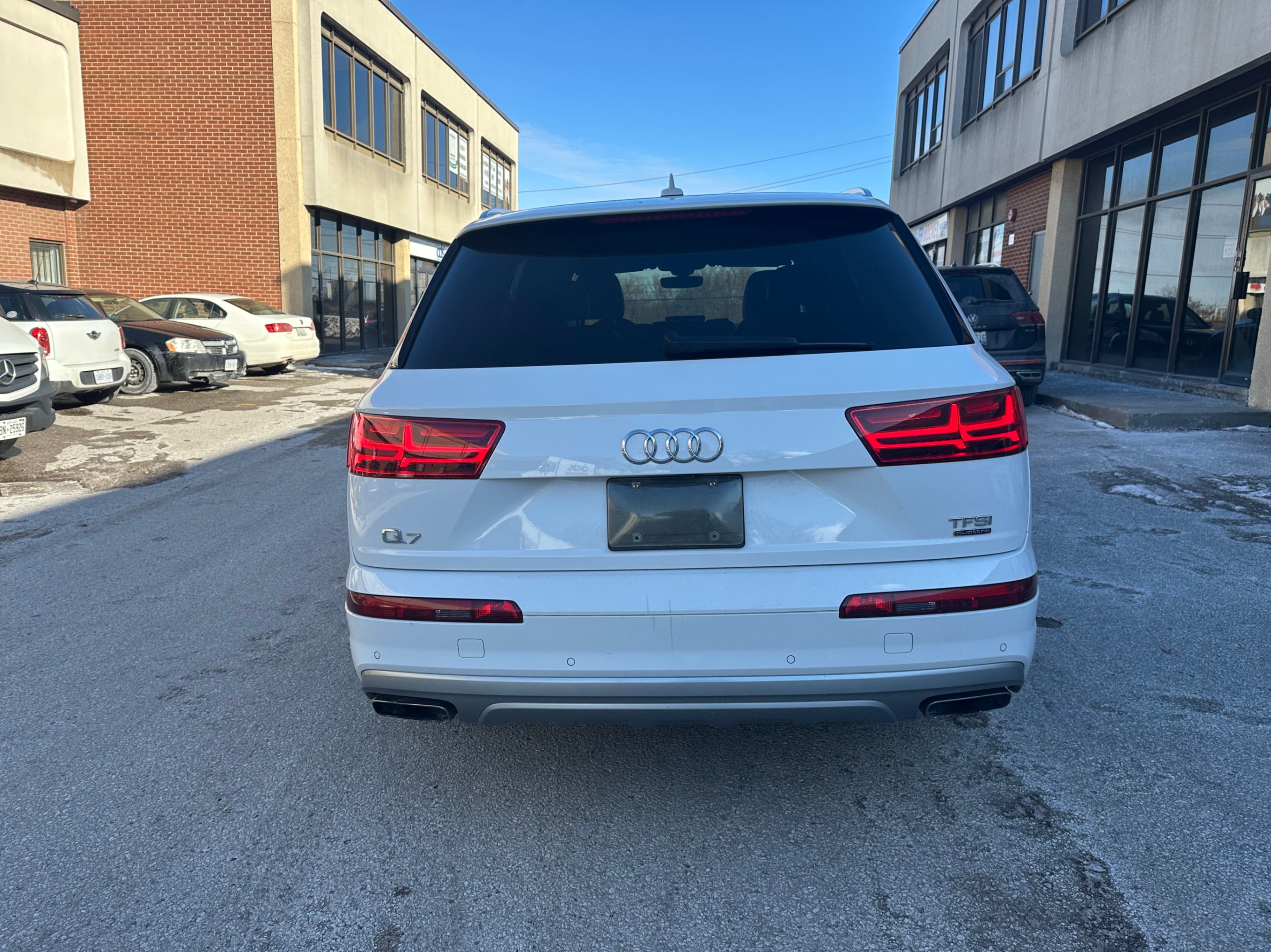 /yarafinecars/2018-Audi-Q7-24442997280790735.jpg