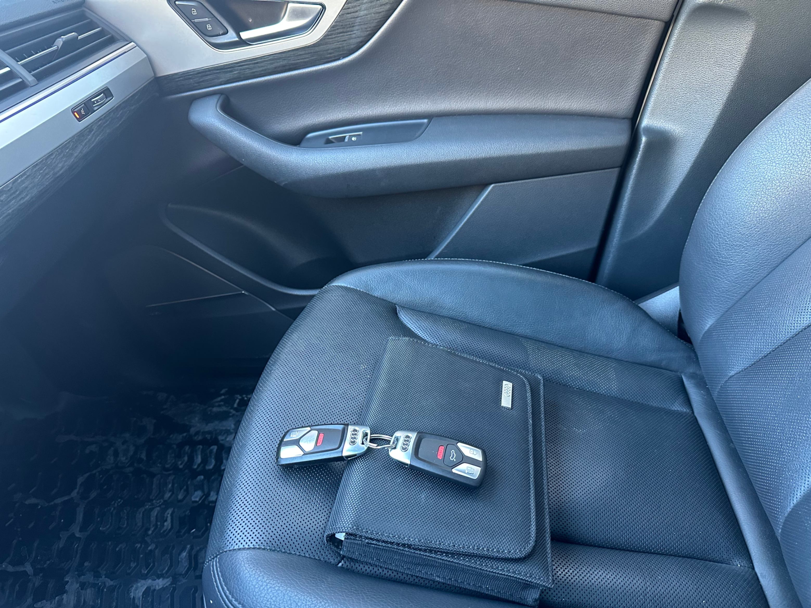 /yarafinecars/2018-Audi-Q7-3041047293617074.jpg