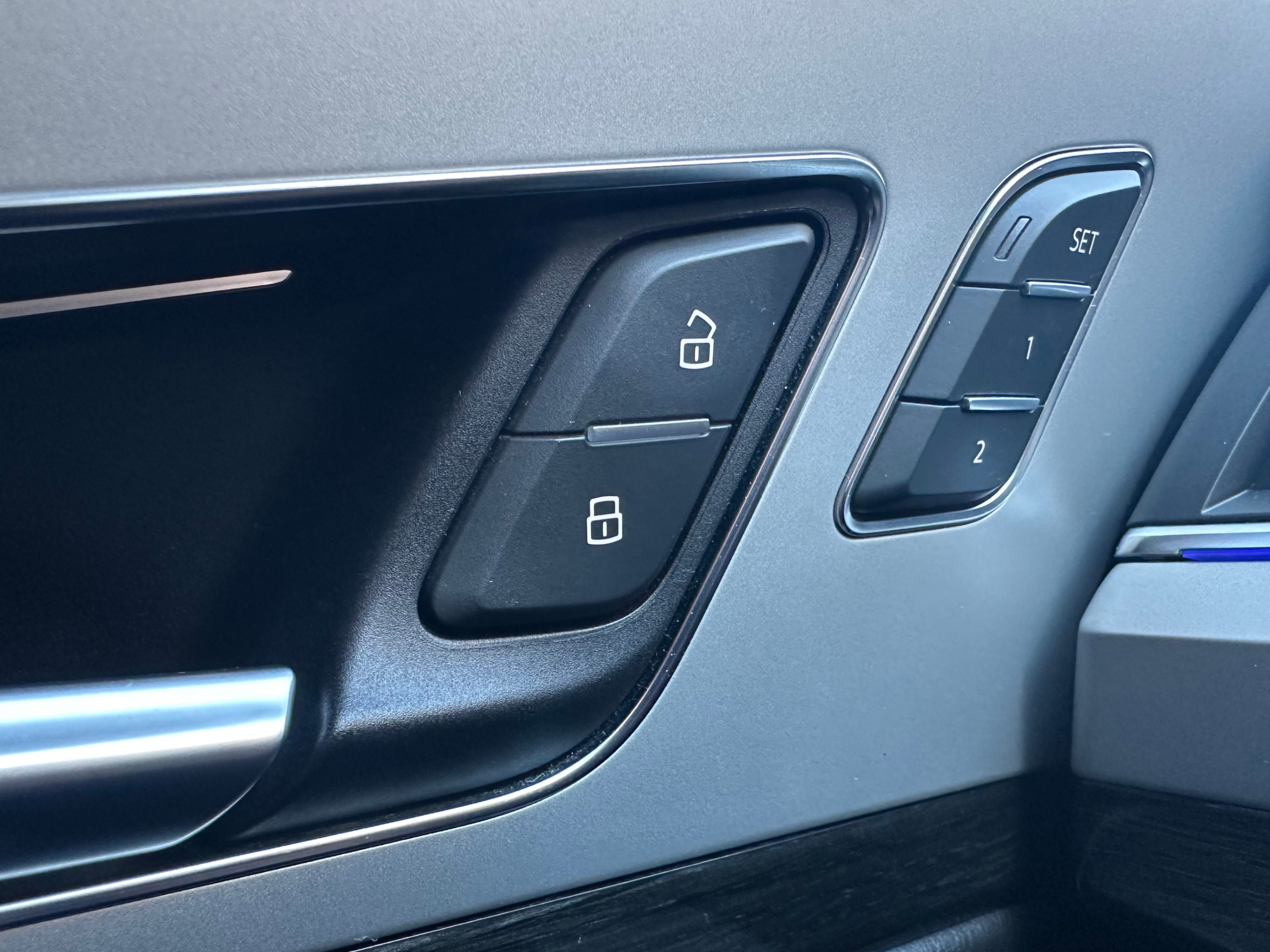 /yarafinecars/2018-Audi-Q7-472411777479524.jpg