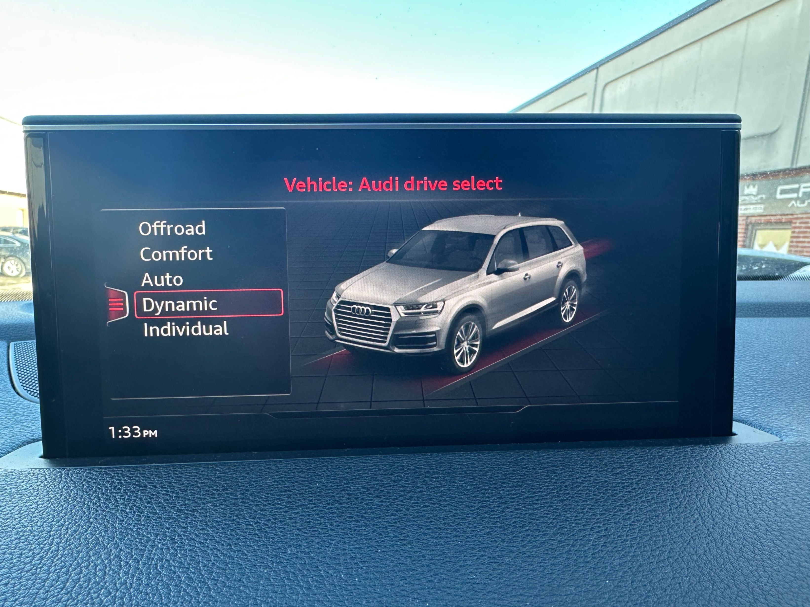 /yarafinecars/2018-Audi-Q7-7906692777309392.jpg
