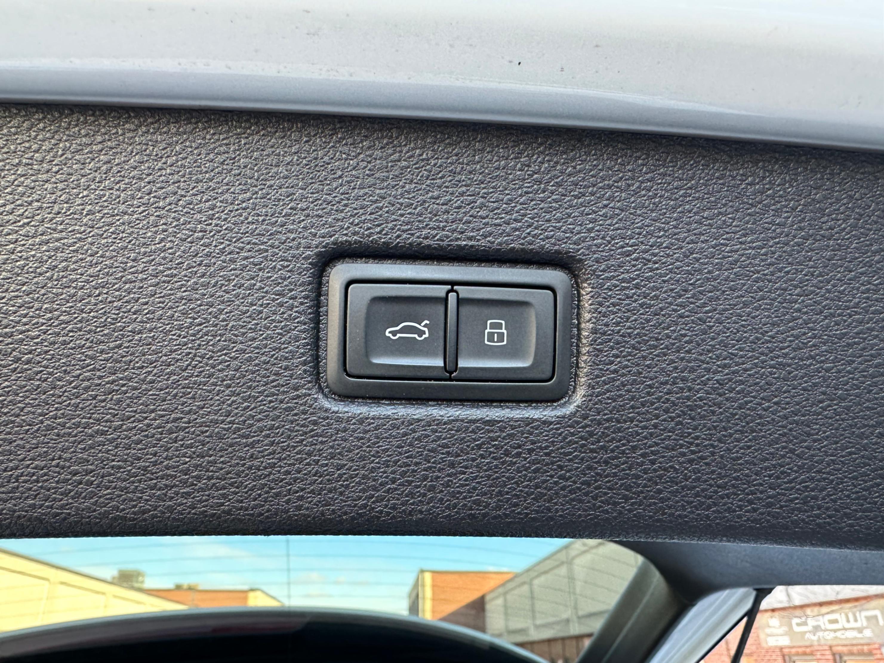 /yarafinecars/2018-Audi-Q7-9719925974397188.jpg