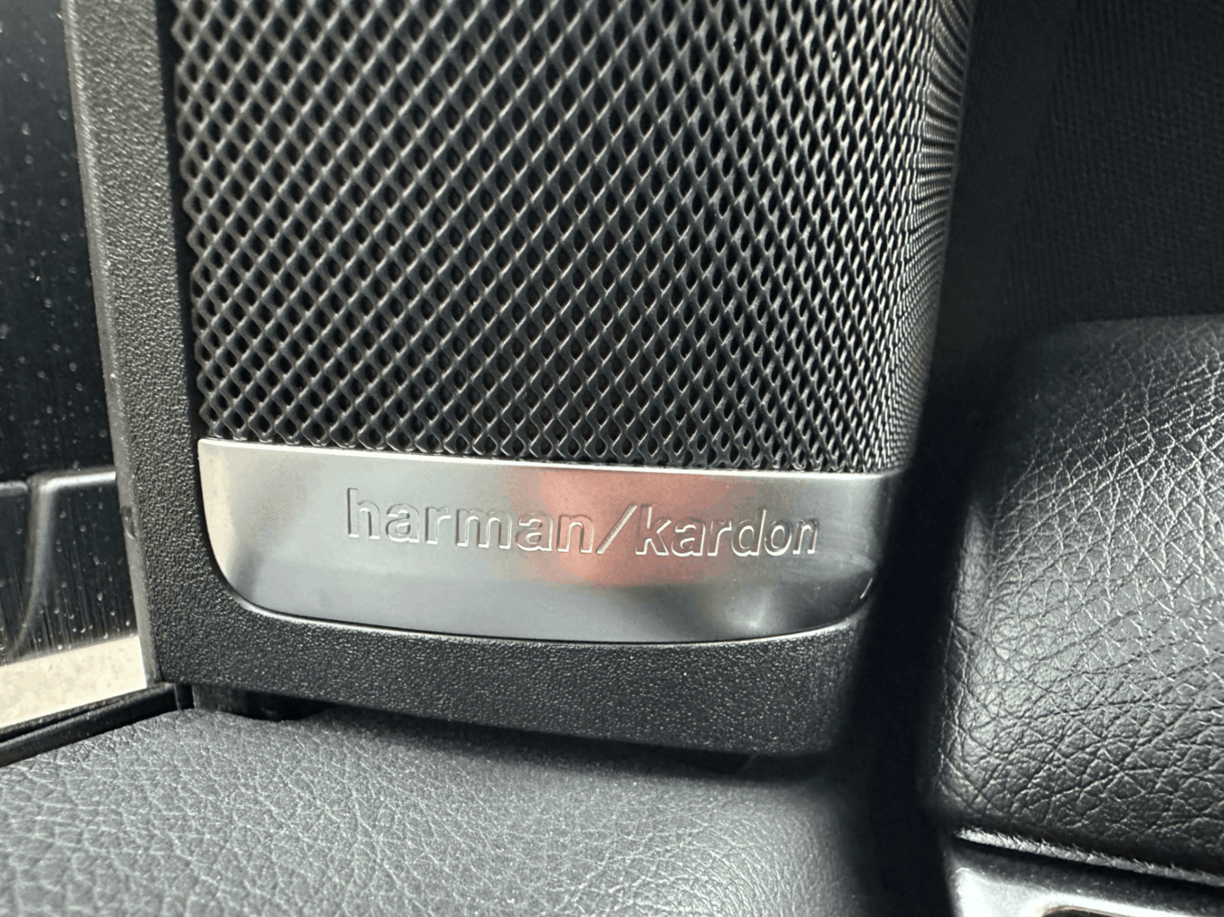 /yarafinecars/2018-Mercedes-Benz-GLE-class-03424888530480796.jpg