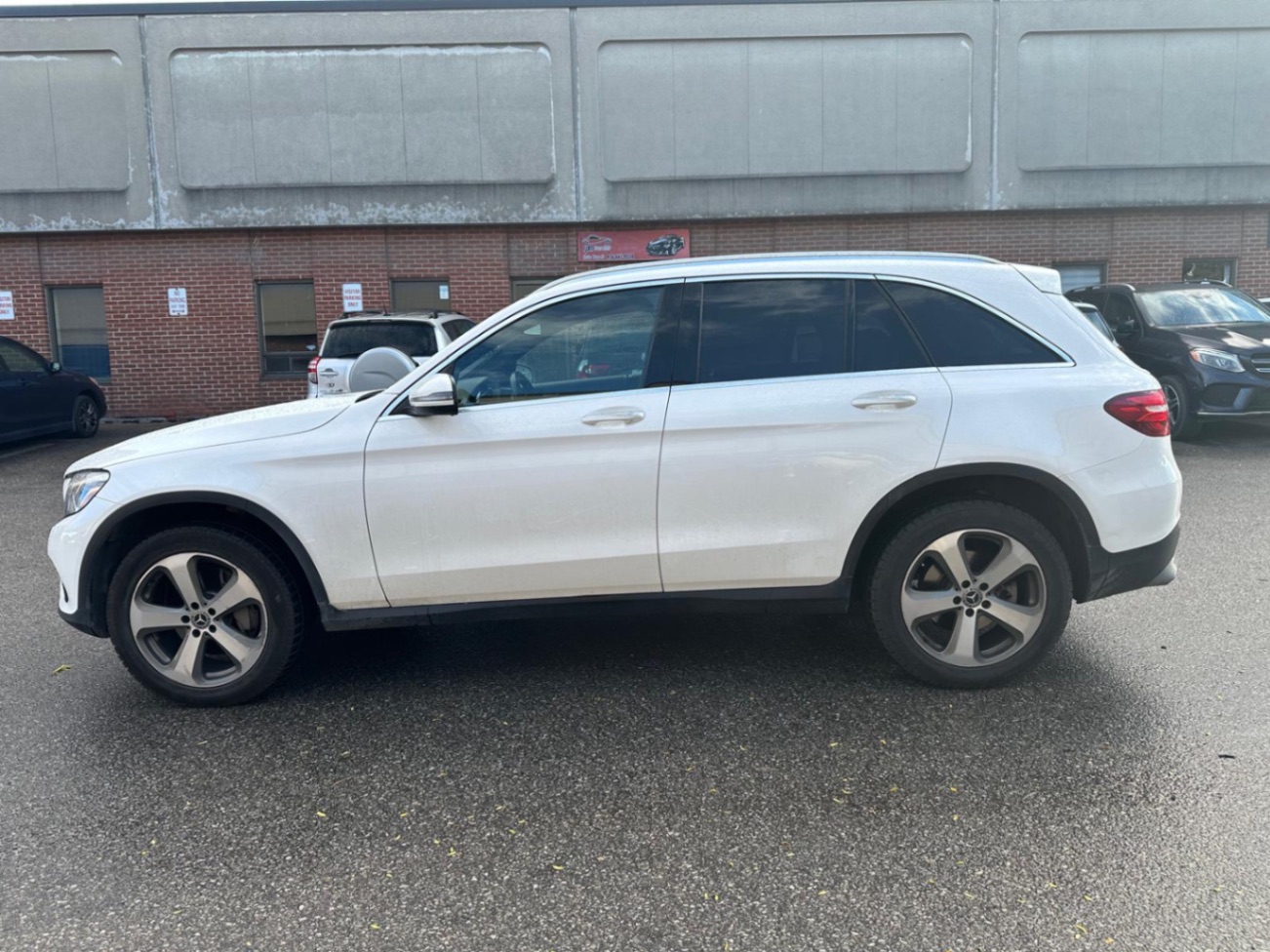 /yarafinecars/2019-Mercedes-Benz-GLC-class-7397877630820235.jpg