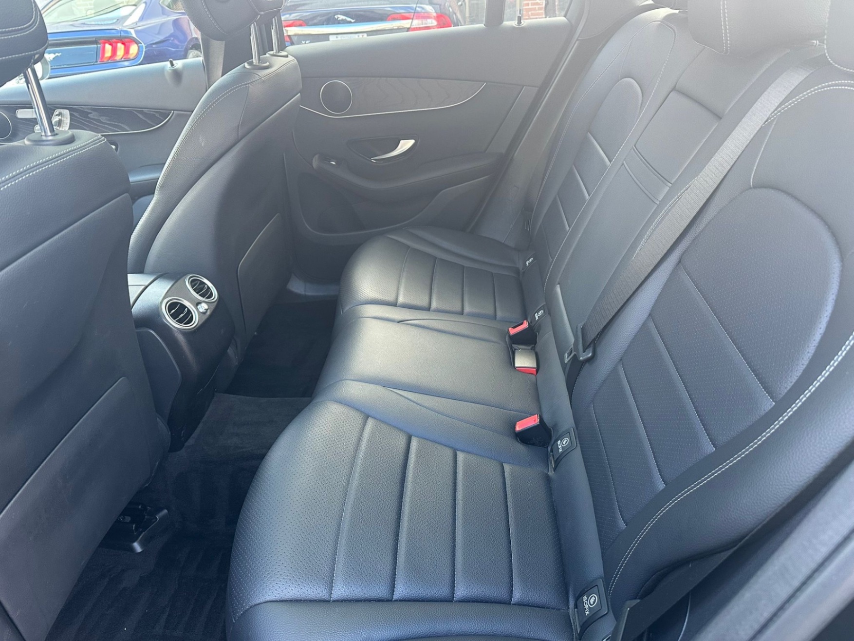 /yarafinecars/2020-Mercedes-Benz-GLC-class-33142202972185997.jpg