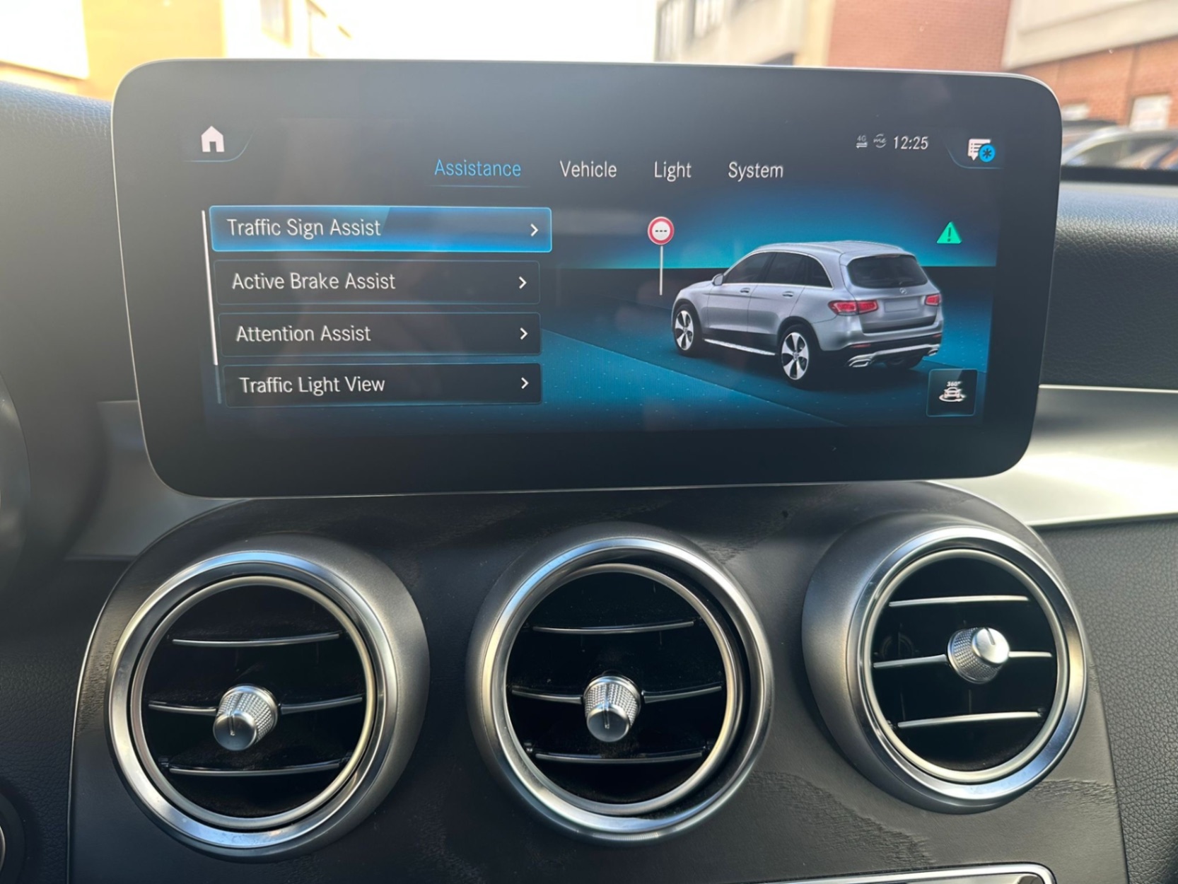 /yarafinecars/2020-Mercedes-Benz-GLC-class-809889164146943.jpg