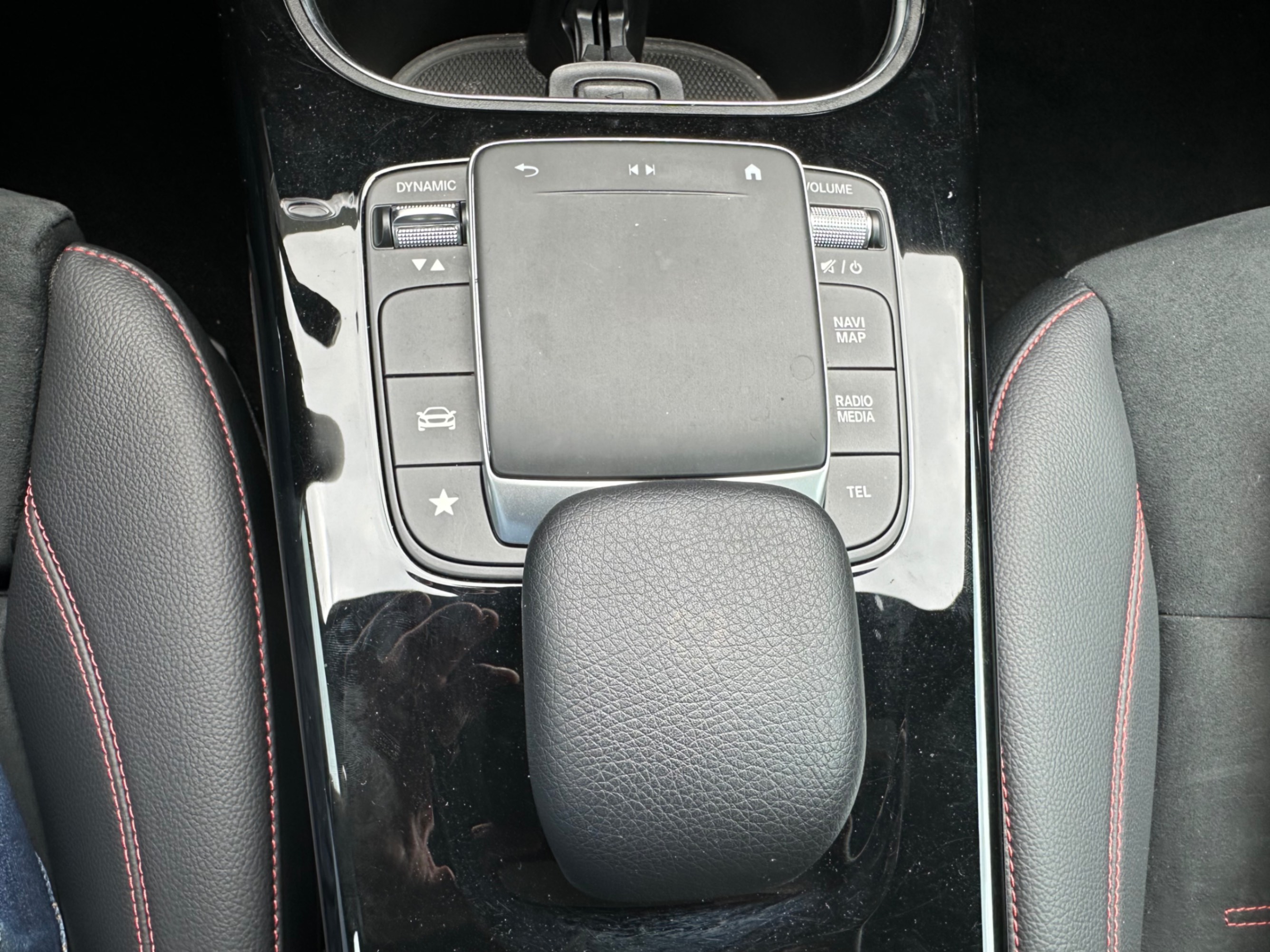 /yarafinecars/2022-Mercedes-Benz-A-Class-8683873376336868.jpg
