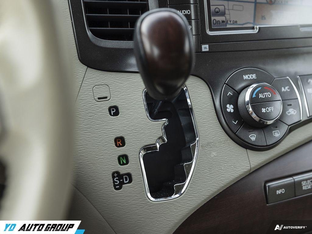 /ydautosalesinc/2014-Toyota-Sienna-16850236612299274.jpg