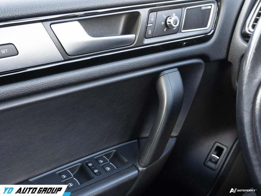 /ydautosalesinc/2014-Volkswagen-Touareg-7805376779343636.jpg