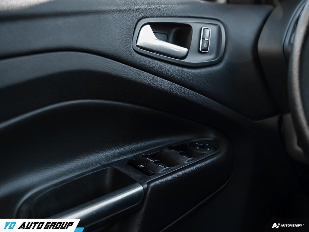 /ydautosalesinc/2015-Ford-Escape-4373596293185553.jpg