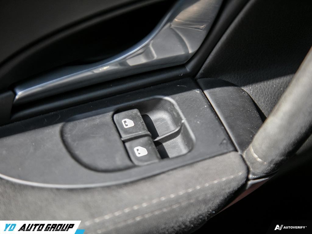 /ydautosalesinc/2015-Maserati-GranTurismo-0706141872546091.jpg