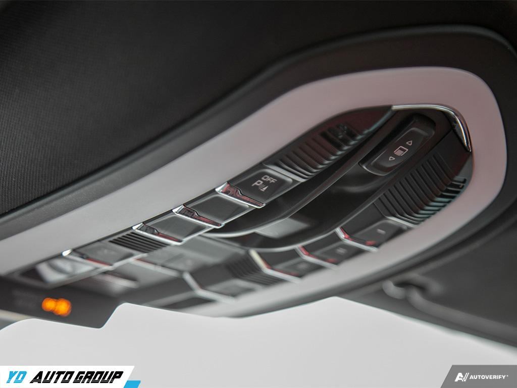 /ydautosalesinc/2015-Porsche-Macan-35786421747136.jpg