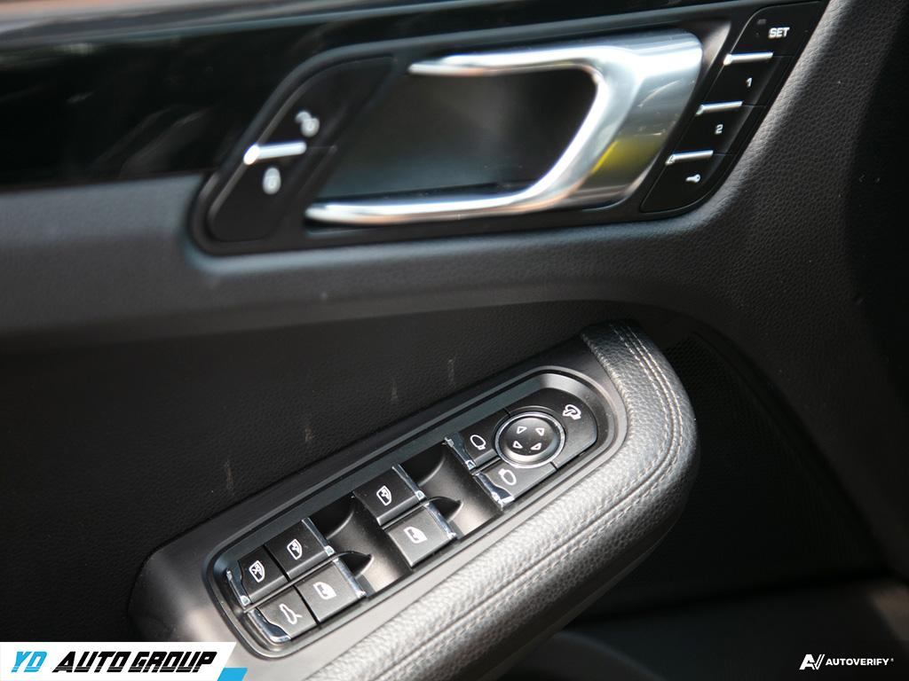 /ydautosalesinc/2017-Porsche-Macan-3685839736121159.jpg
