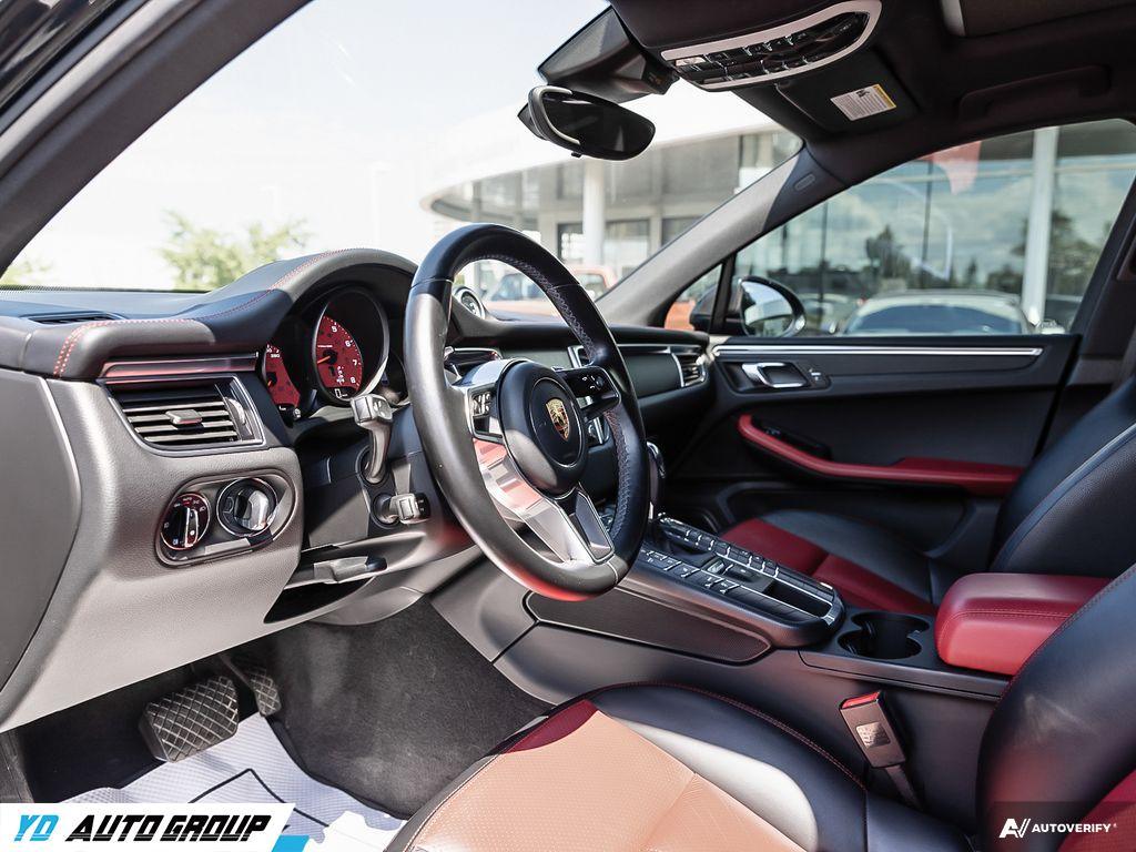 /ydautosalesinc/2018-Porsche-macan-16995154465950302.jpg