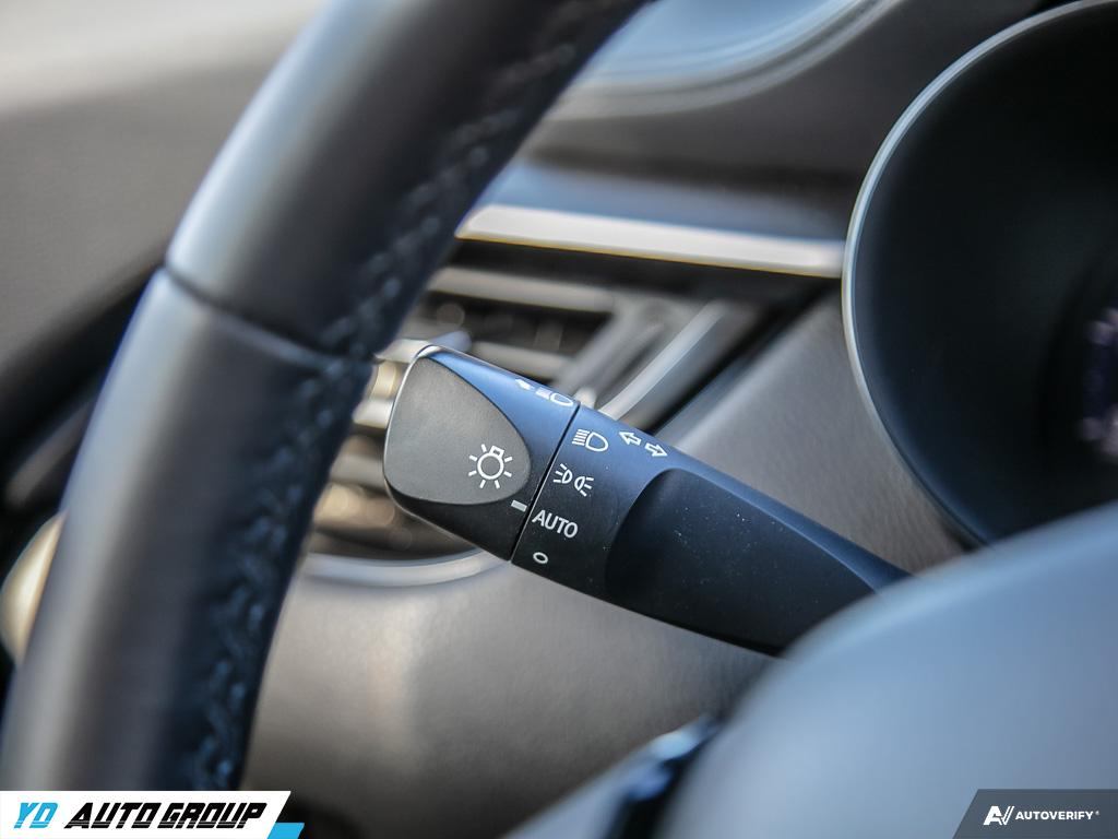 /ydautosalesinc/2019-Toyota-C-HR-5732153638370281.jpg