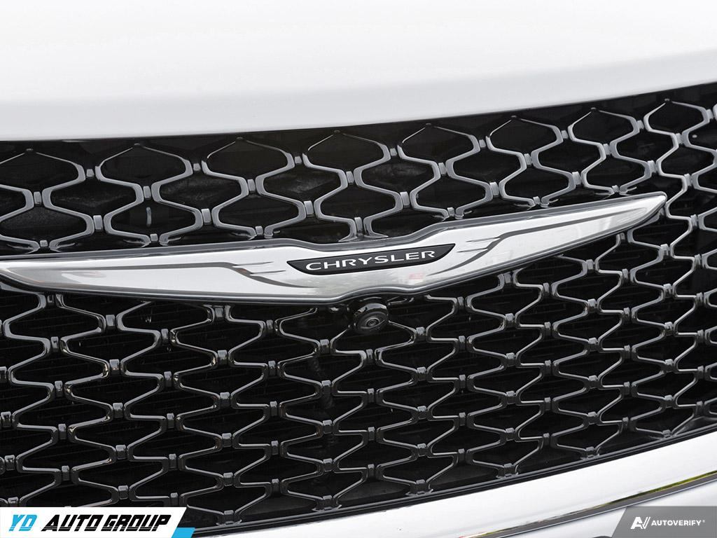 /ydautosalesinc/2022-Chrysler-PacificaHybrid-16996630476927432.jpg