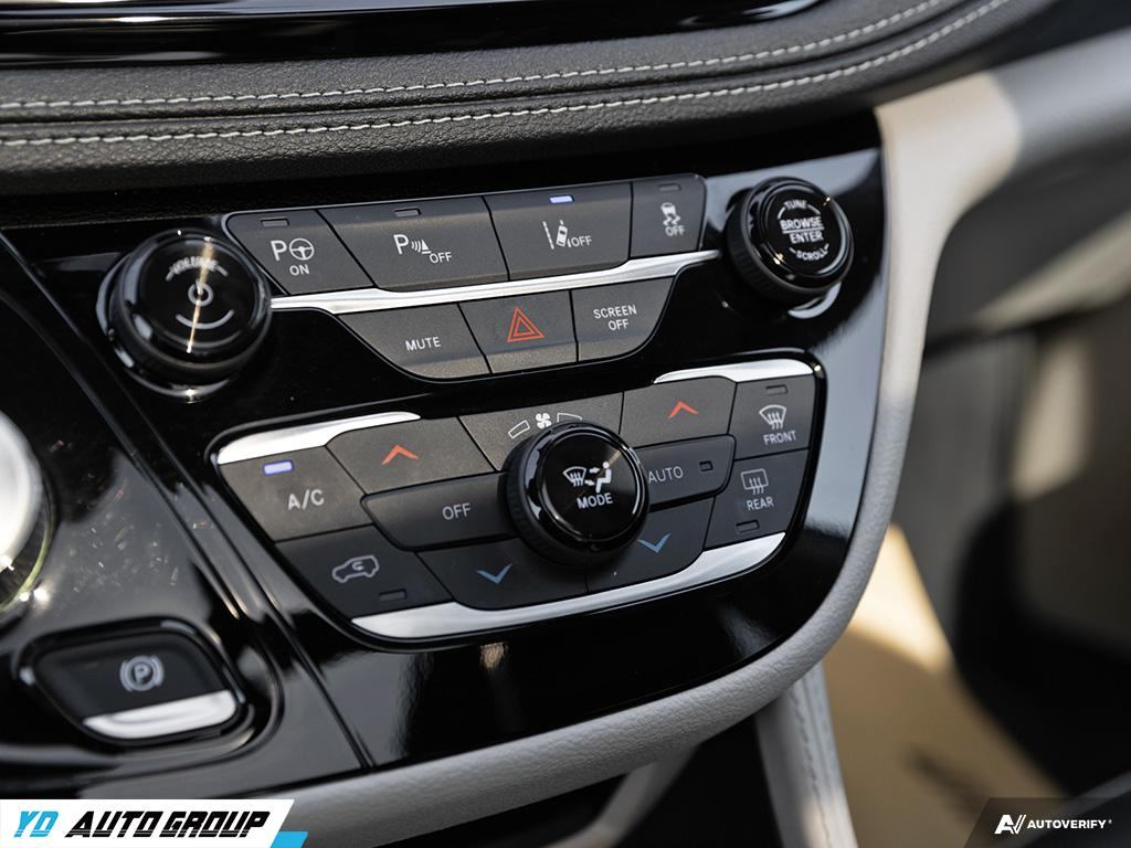 /ydautosalesinc/2022-Chrysler-PacificaHybrid-8686570328696164.jpg