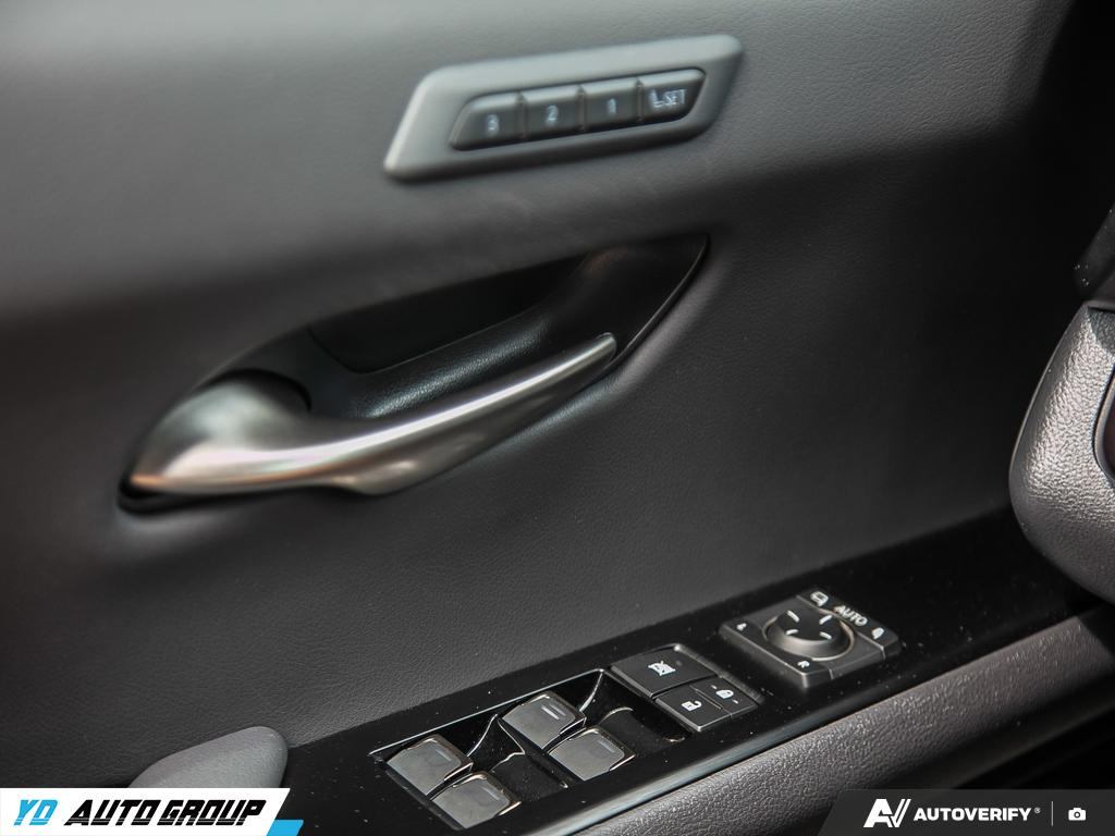/ydautosalesinc/2023-Lexus-UX-2595068591573457.jpg