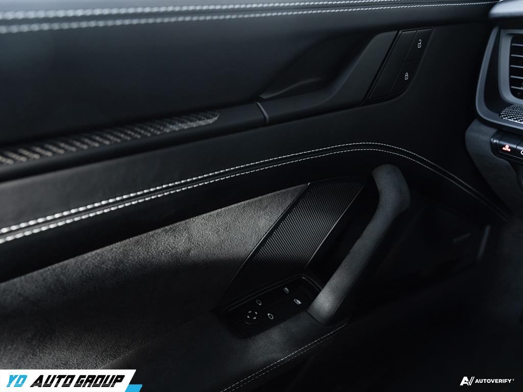 /ydautosalesinc/2024-Porsche-911-11046874162205711.jpg