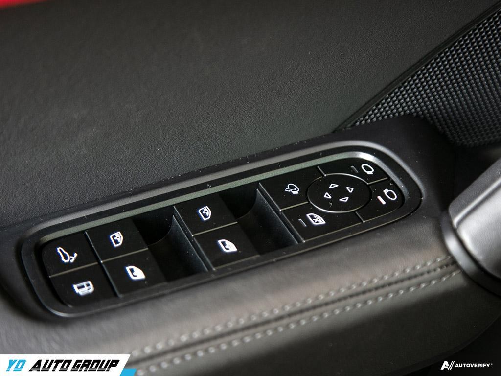 /ydautosalesinc/2024-Porsche-Cayenne-4574494052677762.jpg