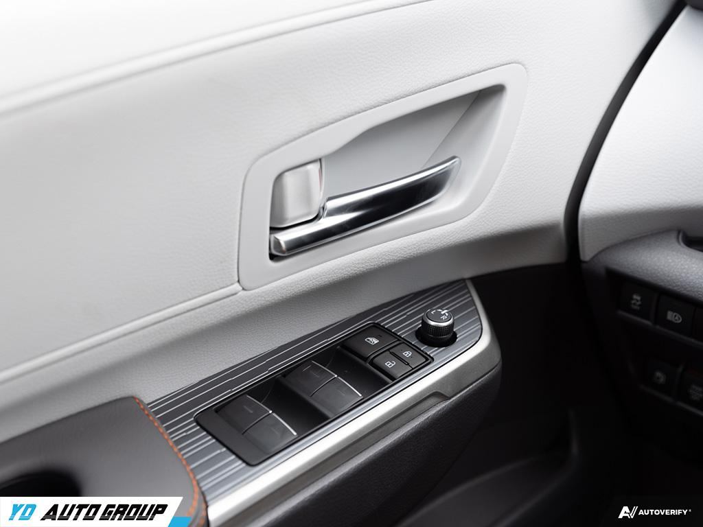 /ydautosalesinc/2024-Toyota-Sienna-8114699438707538.jpg